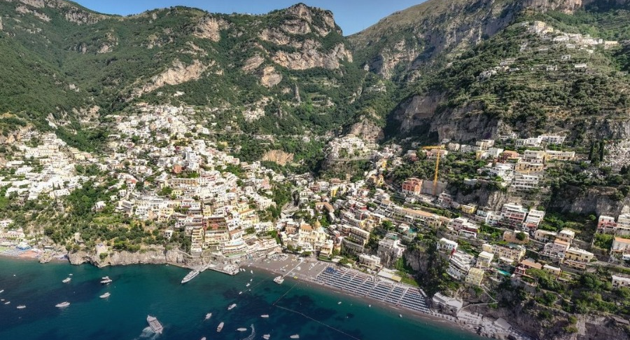 Vista aérea de Positano, na Costa Amalfitana, Itália