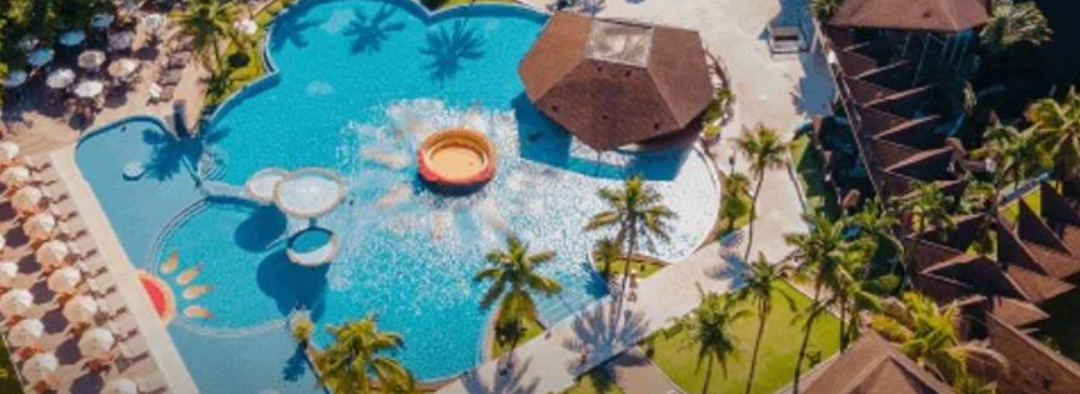Piscinas rodeadas de mata do Recanto Cataratas Thermas Resort em Foz do Iguaçu